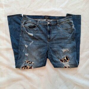 Judy Blue Los Angeles Distressed Grunge Y2K Leopard Print Accents Jeans